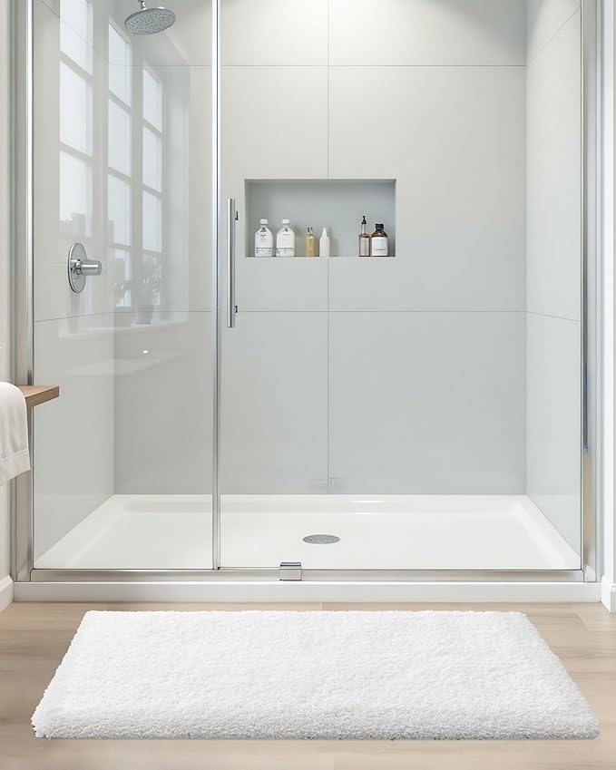 ILANGO White Bathroom Rugs 32" × 20" Non Slip & Super Absorbent Extra Thick Soft, Washable Bath Mat for Floor, Microfiber Plush Shaggy Bath Rug with Rubber for Bathtub Shower Room Sink