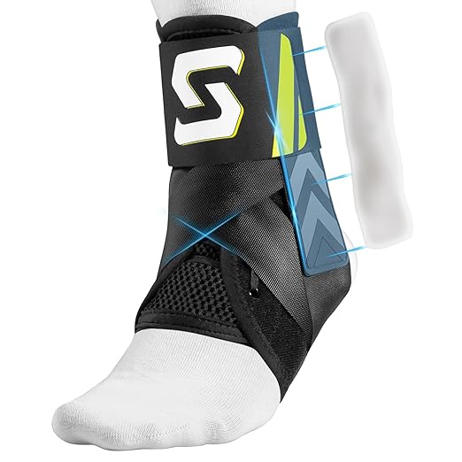 Quick Lace Ankle Brace with Custom Moldable Side Stabilizer Pads, Slim-Fit Adjustable Ankle Support for Men & Women, Ankle Stabilizer for Sprains, Injury Recovery, Running & Sports, M