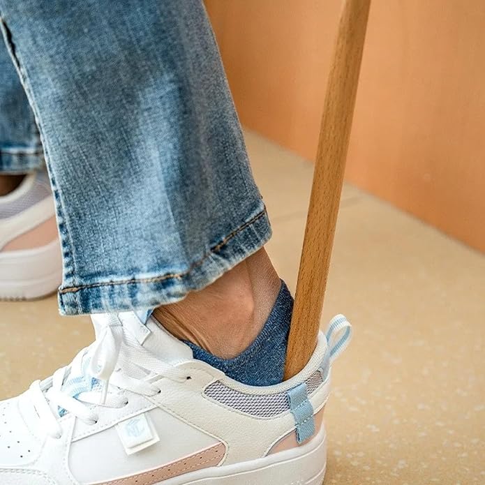 Kolbein 19.7" Long Wooden Shoehorn - Magnetic, Easy Wall Mount, Durable & Elegant Beechwood Design, Comfortable Shoe Wearing